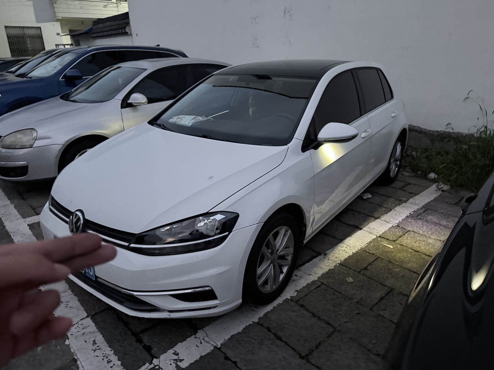 2018 2018 car image