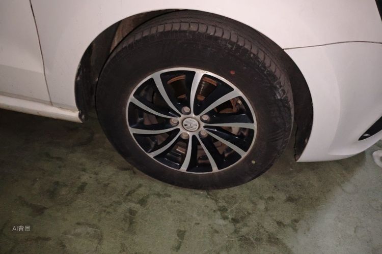 Volkswagen Polo 2016 car image #9