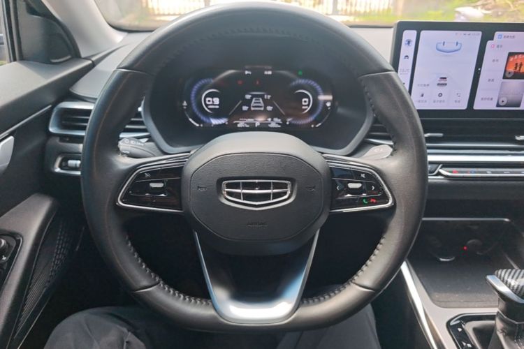 GEELY Emgrand 2024 car image #11