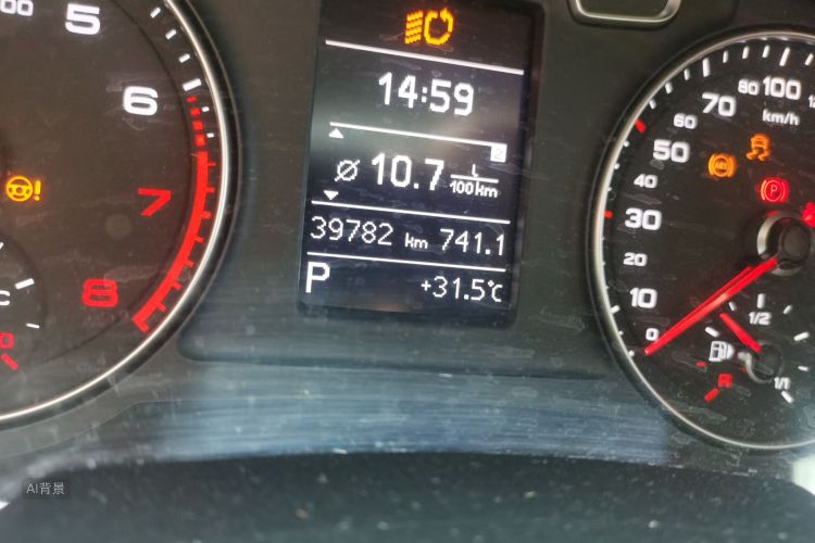 Audi Q3 2019 car image #14
