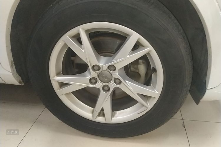 Audi Q3 2019 car image #9