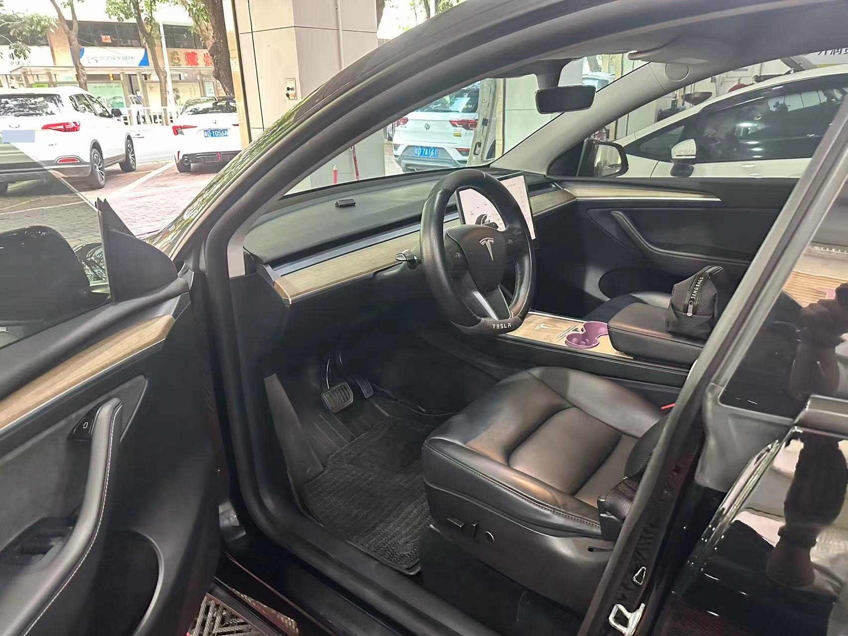 Tesla Model Y 2021 #2 Tesla Model Y 2021 car image #2
