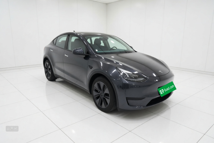 Tesla Model Y 2024 #4 Tesla Model Y 2024 car image #4