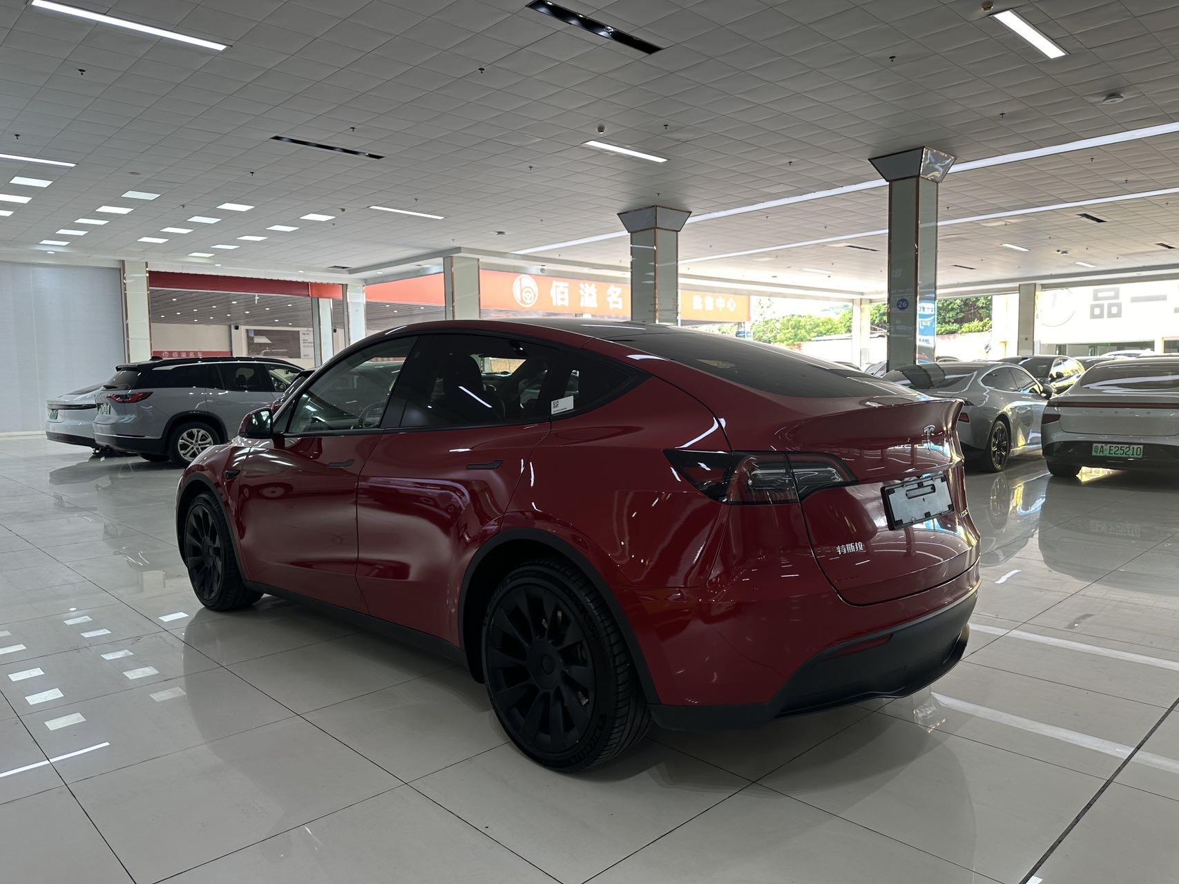 Tesla Model Y 2021 #10 Tesla Model Y 2021 car image #10