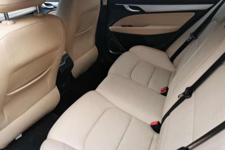 GEELY Emgrand 2018 #17 GEELY Emgrand 2018 car image #17