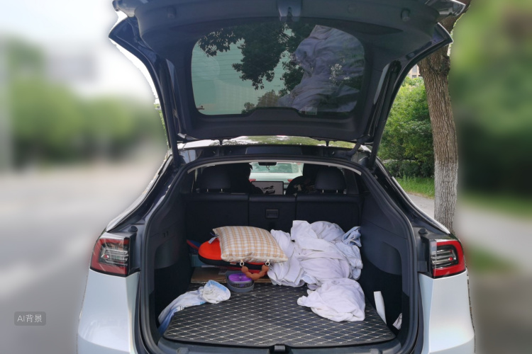 Tesla Model Y 2024 immagine di auto #21