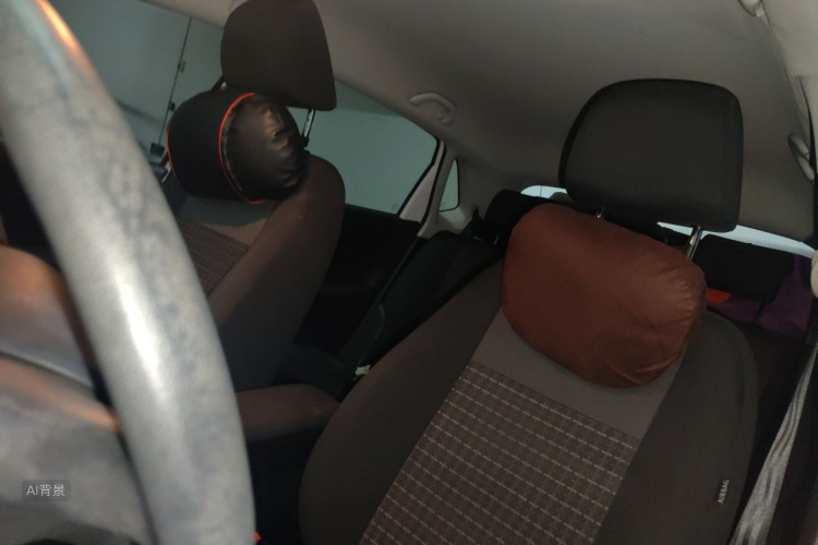 Volkswagen Polo 2015 car image #17