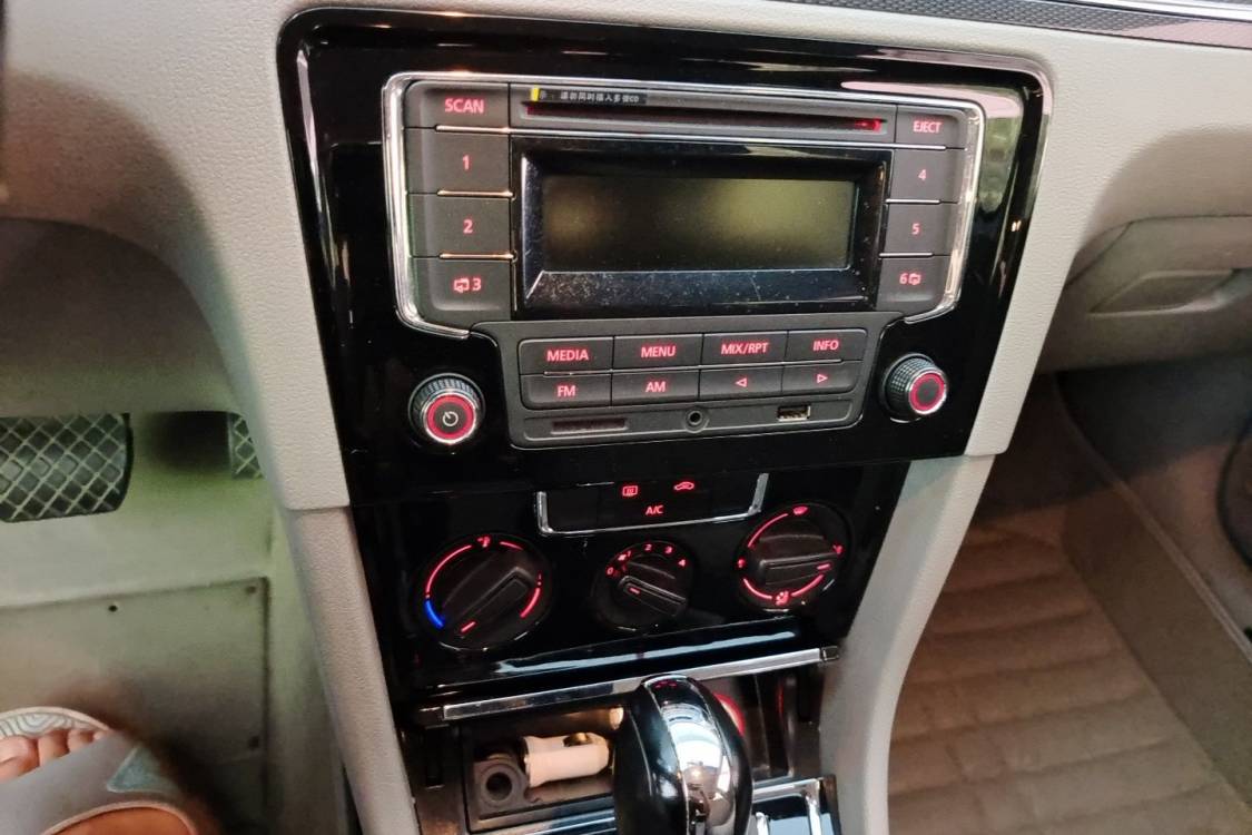 Volkswagen Bora 2015 imagen de coche #26