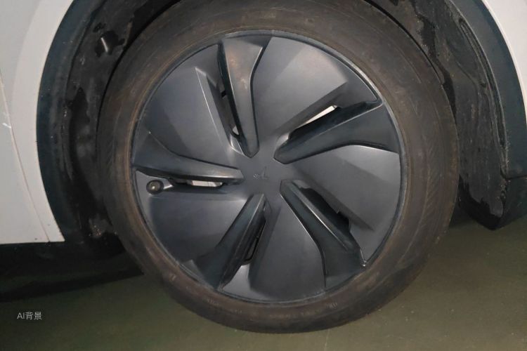 Tesla Model Y 2025 #9 Tesla Model Y 2025 car image #9