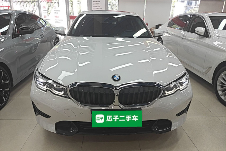 BMW 3 Series 2021 car image #3