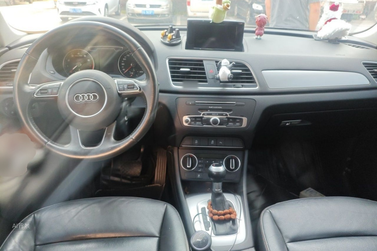 Audi Q3 2018 #11 Audi Q3 2018 car image #11