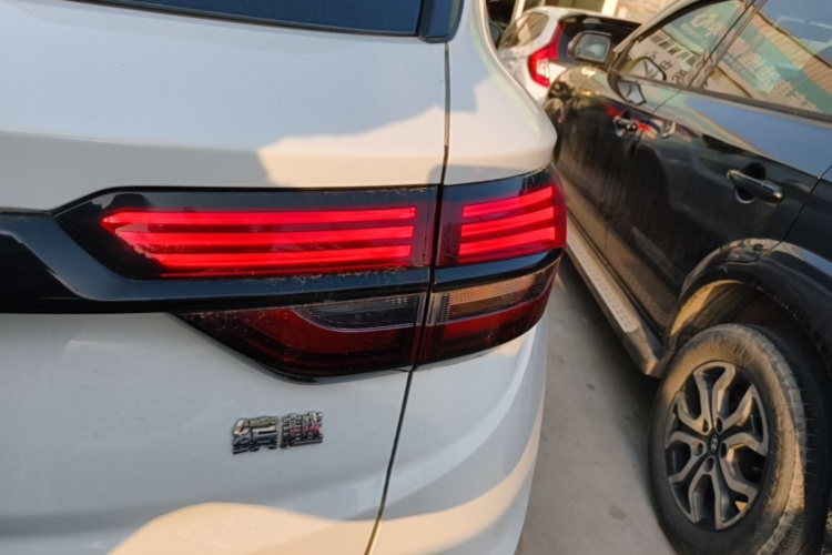 GEELY Coolray 2024 car image #8