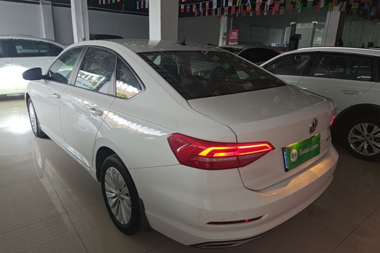Volkswagen Lavida 2019 car image #5