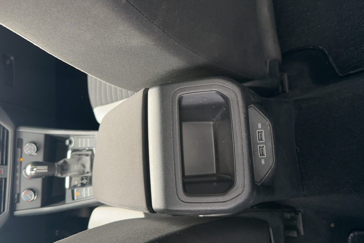 Volkswagen Bora 2023 car image #14