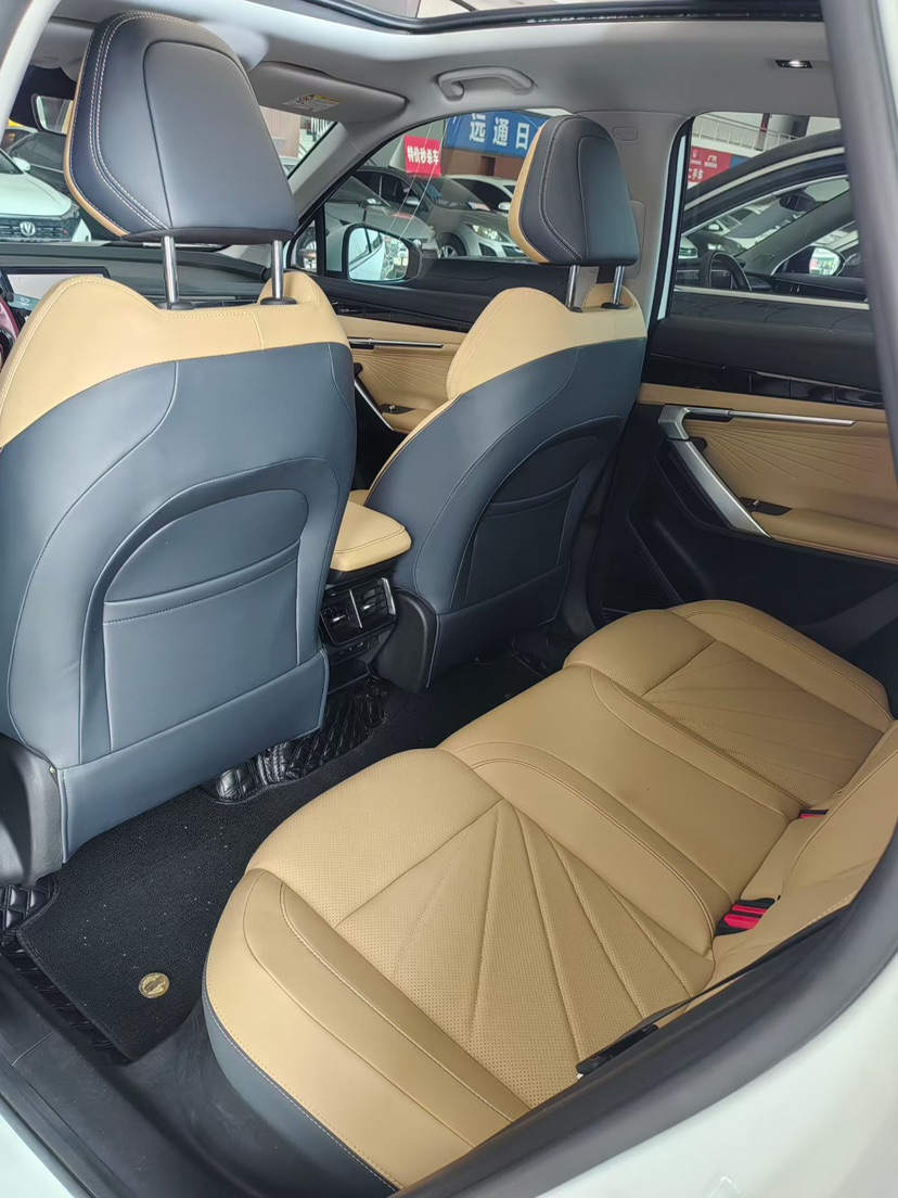GEELY Boyue L 2023 car image #6
