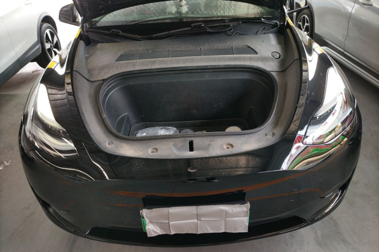 Tesla Model Y 2023 car image #20