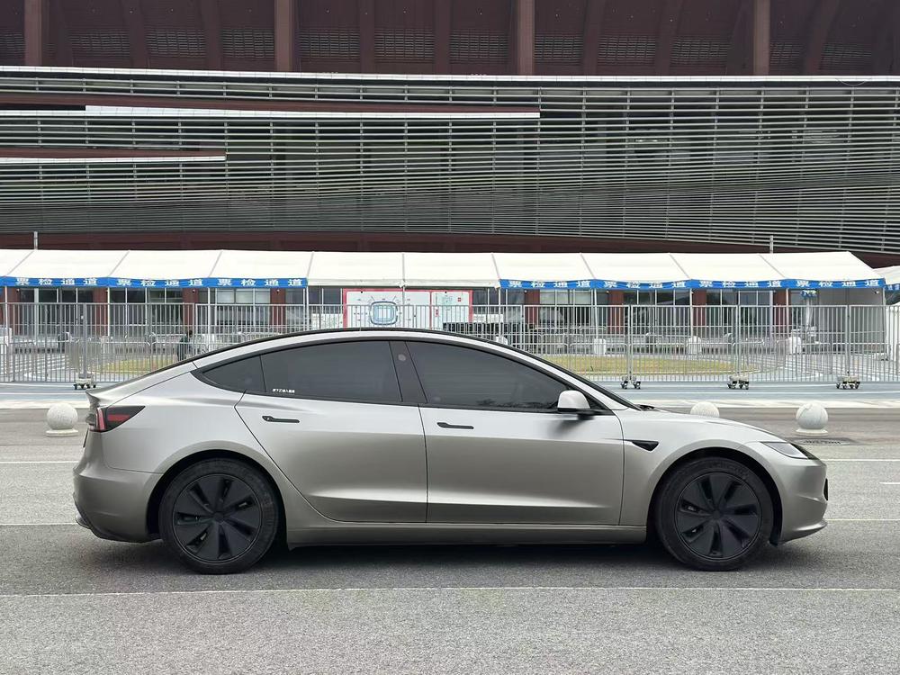 Tesla Model 3 2023 car image #8