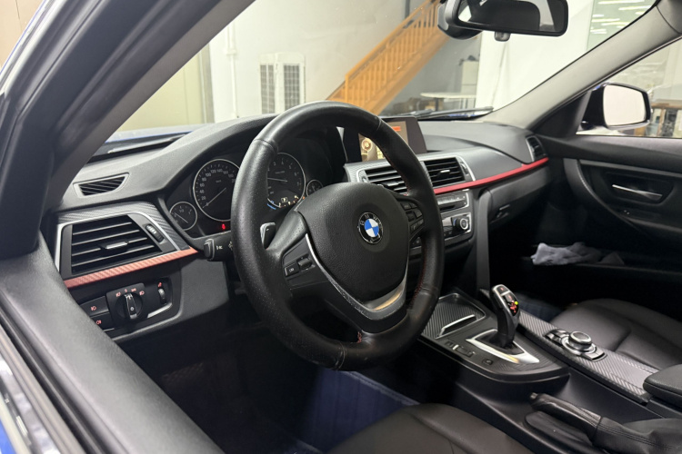 BMW 3 Series 2017 car image #12