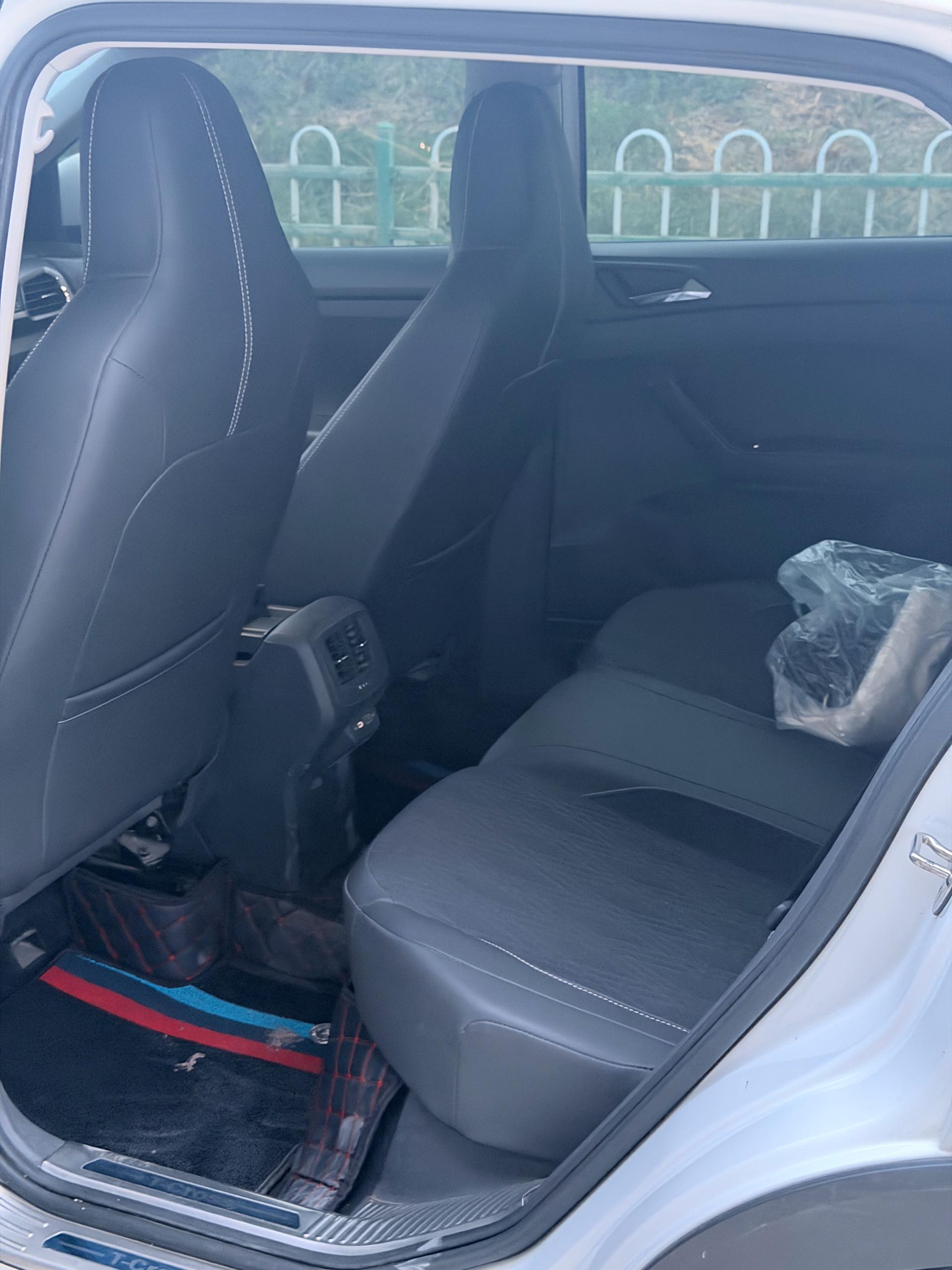 Volkswagen T-Cross 2021 car image #8