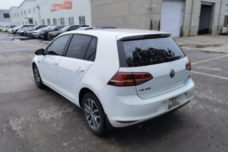 Volkswagen Golf 2017 car image #5