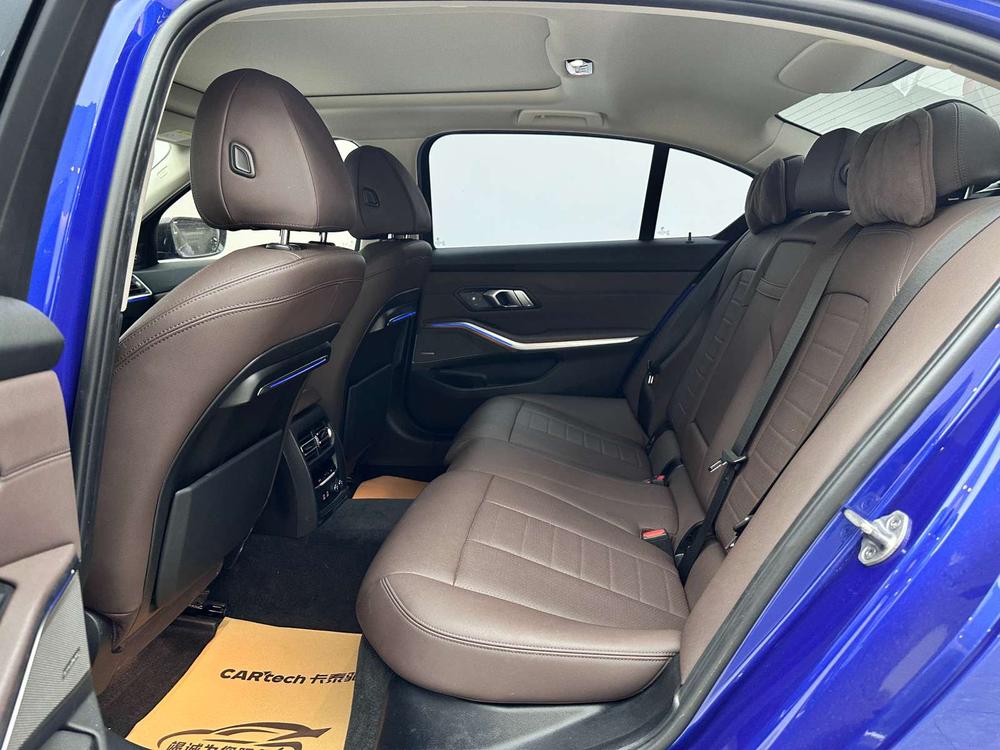 BMW 3 Series 2020 car image #16