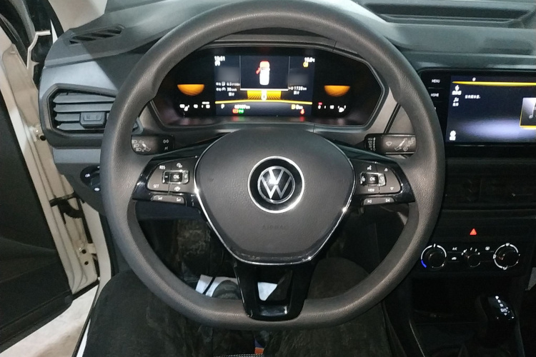 Volkswagen T-Cross 2021 #11 Volkswagen T-Cross 2021 car image #11