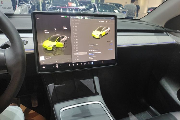 Tesla Model Y 2023 #13 Tesla Model Y 2023 car image #13
