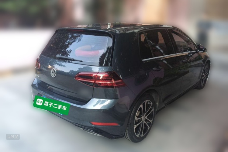 Volkswagen Golf 2018 car image #7