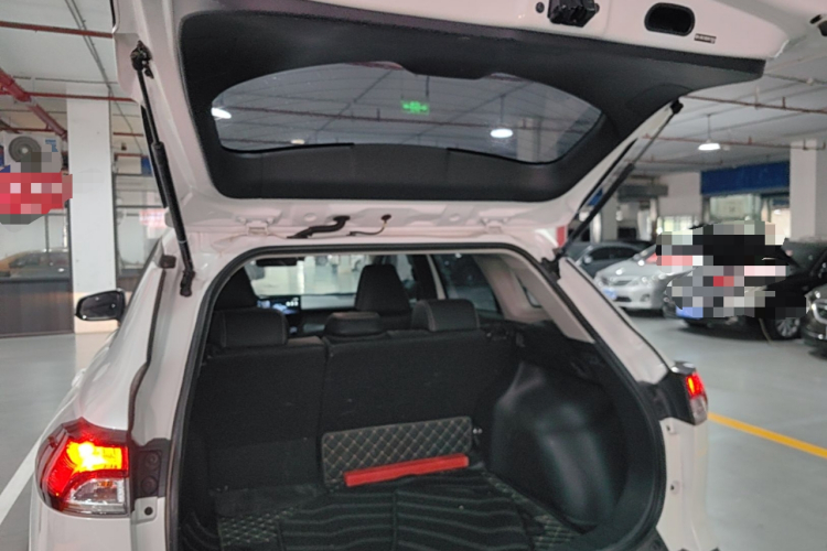 Toyota Corolla Cross 2024 صورة سيارة #19