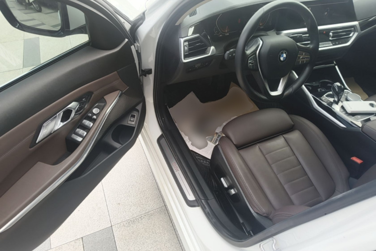 BMW 3 Series 2019 #12 BMW 3 Series 2019 car image #12