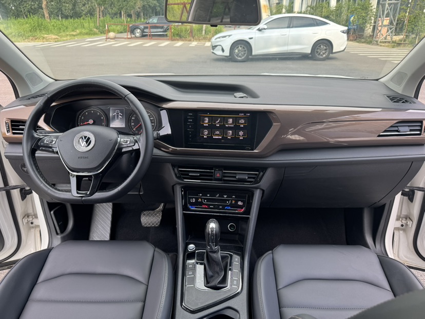 Volkswagen Tharu 2021 #15 Volkswagen Tharu 2021 car image #15