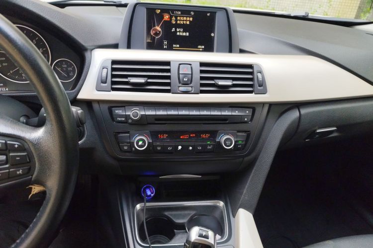 BMW 3 Series 2015 car image #15