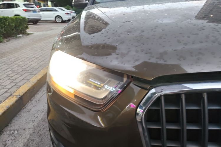 Audi Q3 2015 car image #8