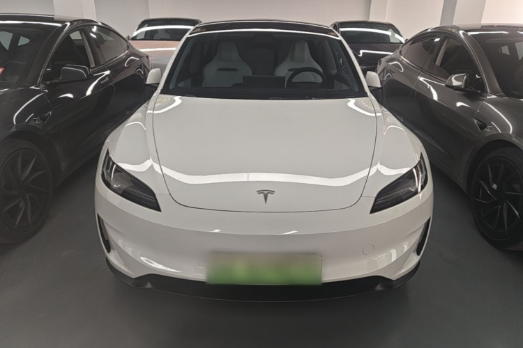 Tesla Model 3 2024 car image #3