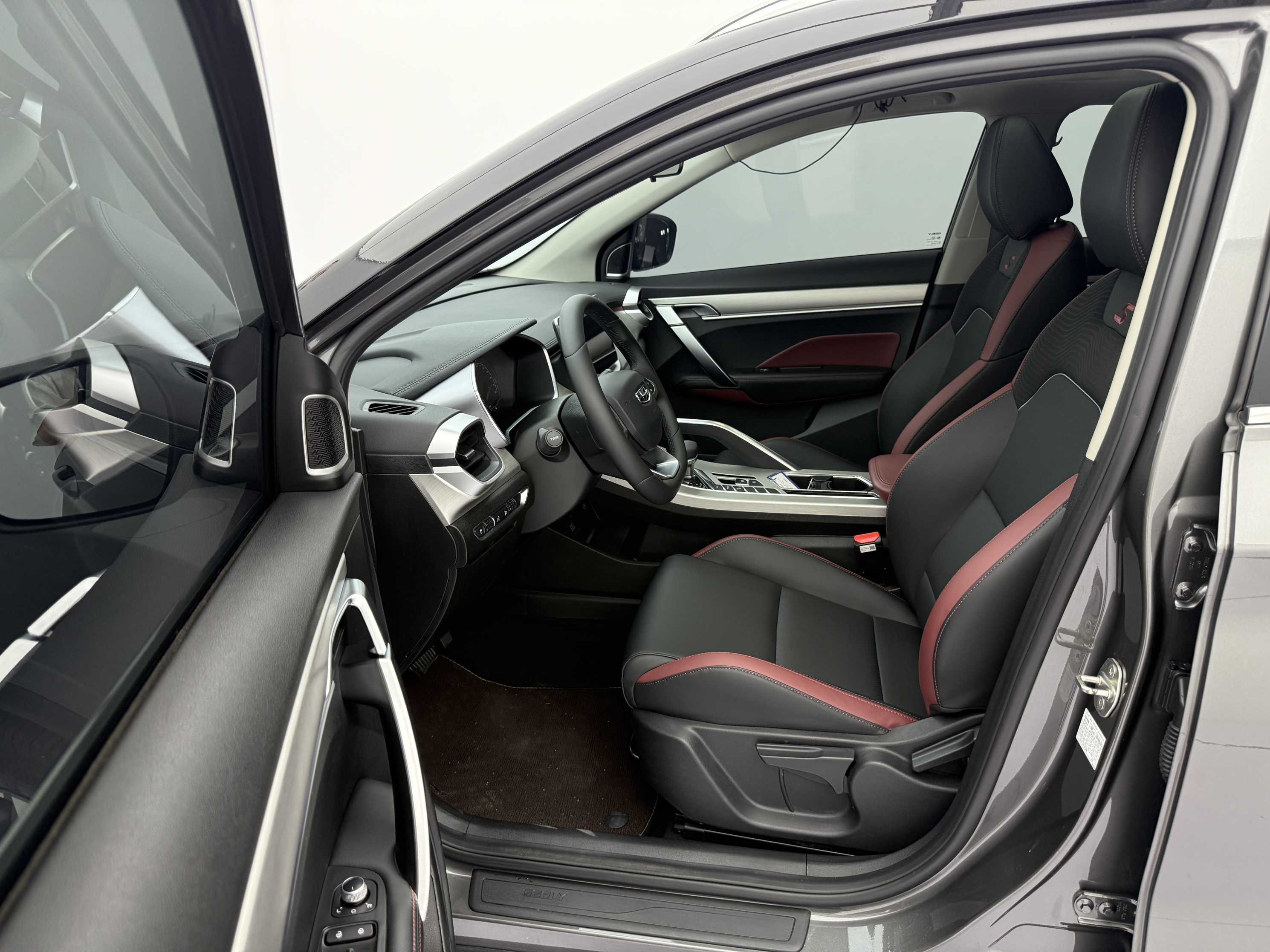 GEELY Coolray 2022 car image #8