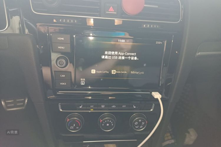 Volkswagen Golf 2019 car image #15