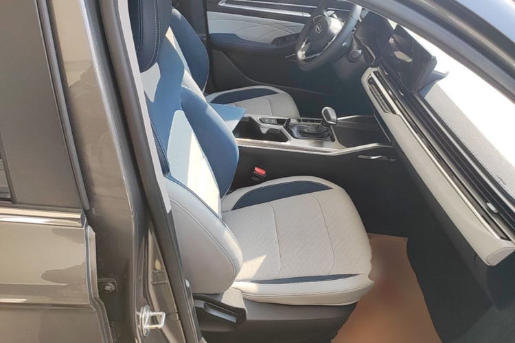 GEELY Emgrand 2023 immagine di auto #24