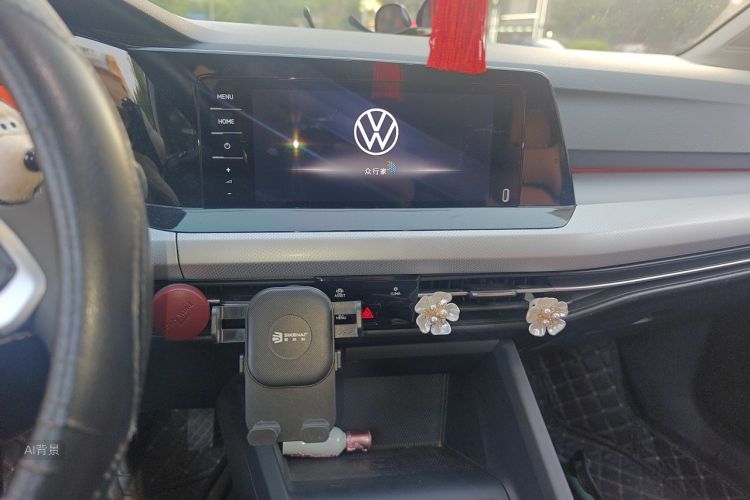 Volkswagen Golf 2023 car image #15