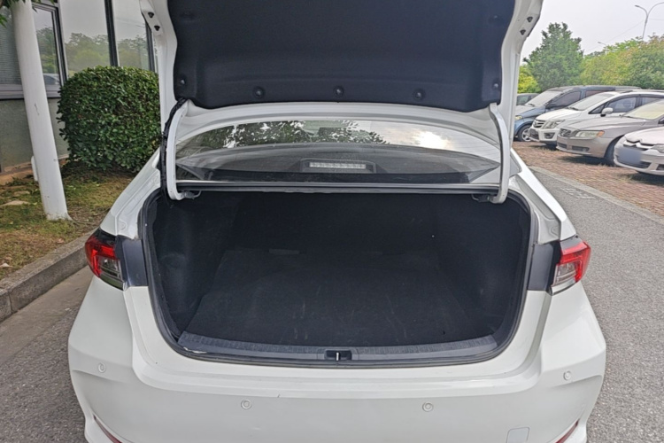 Toyota Corolla 2023 car image #19