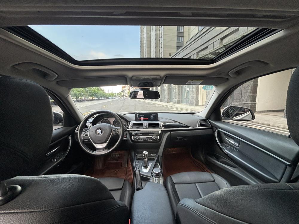 BMW 3 Series 2019 #13 BMW 3 Series 2019 car image #13