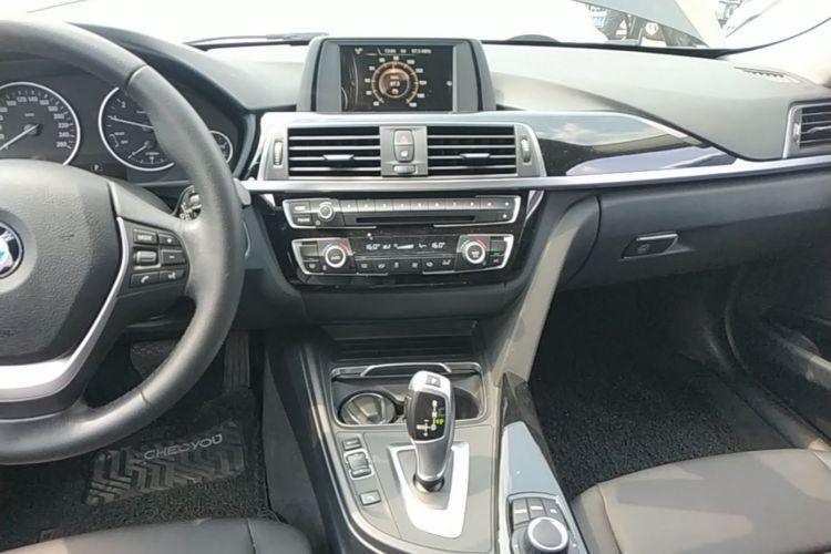 BMW 3 Series 2017 car image #17