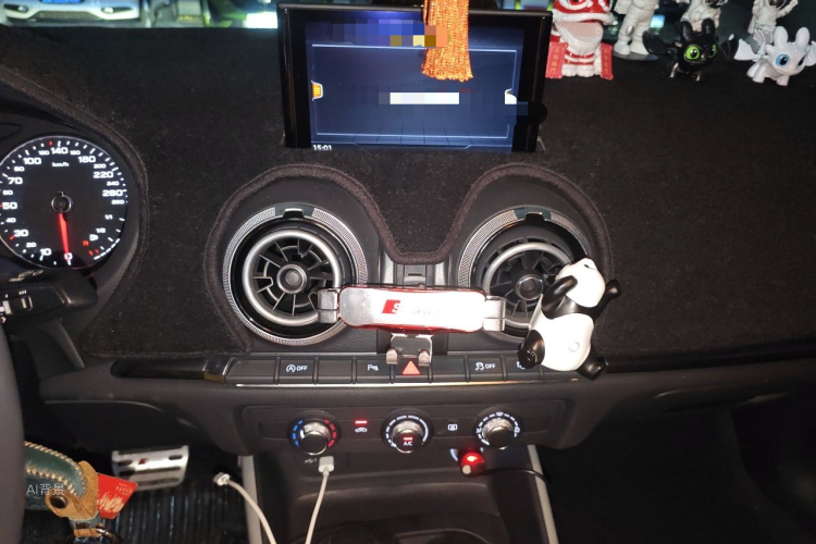 Audi A3 2019 car image #15