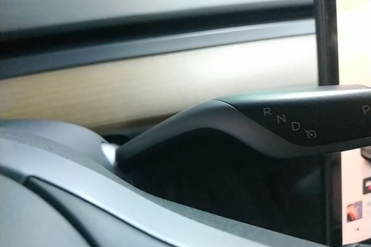Tesla Model Y 2022 car image #14
