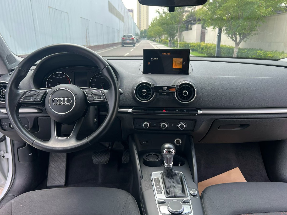 Audi A3 2019 car image #9