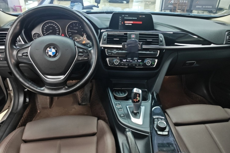BMW 3 Series 2017 #10 BMW 3 Series 2017 car image #10