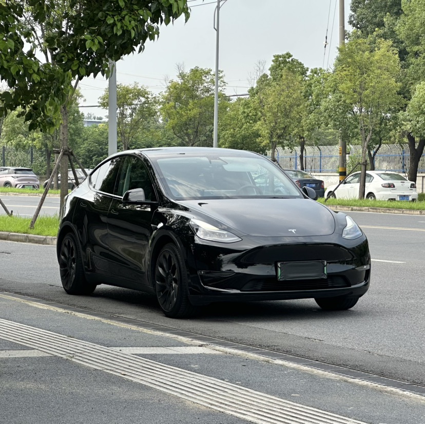 Tesla Model Y 2021 #4 Tesla Model Y 2021 car image #4