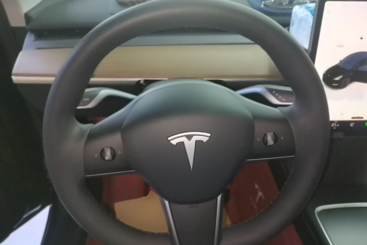 Tesla Model Y 2023 #11 Tesla Model Y 2023 car image #11