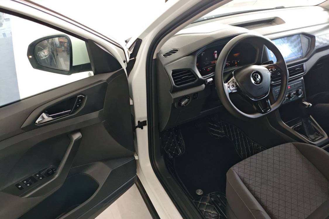 Volkswagen T-Cross 2023 car image #17