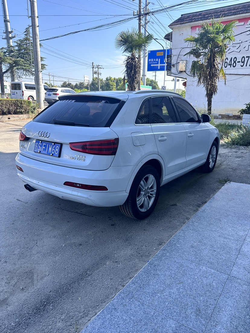 Audi Q3 2015 car image #5