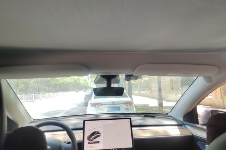 Tesla Model Y 2021 #16 Tesla Model Y 2021 car image #16